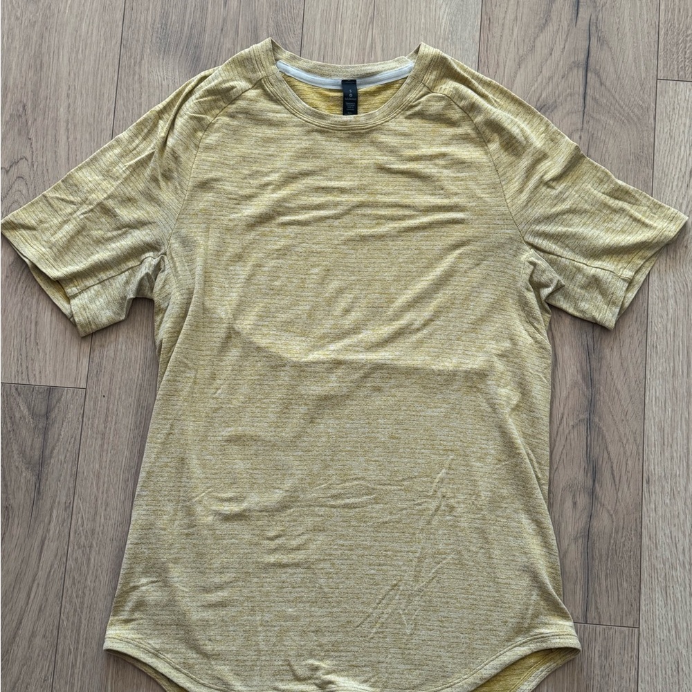 Lululemon Metal Vent Tech Men's Yellow T-Shirt